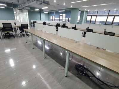 精装好房带全套家具，地铁口出行便利，政策扶持园区福利多多